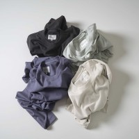 CURLY - FROSTED L/S POCKET TEE