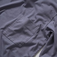 CURLY - FROSTED L/S POCKET TEE